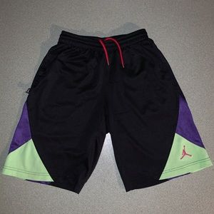 Boy’s Medium Jordan Basketball shorts